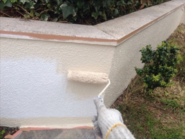 中塗り材にはIPヨウヘキコートを使用