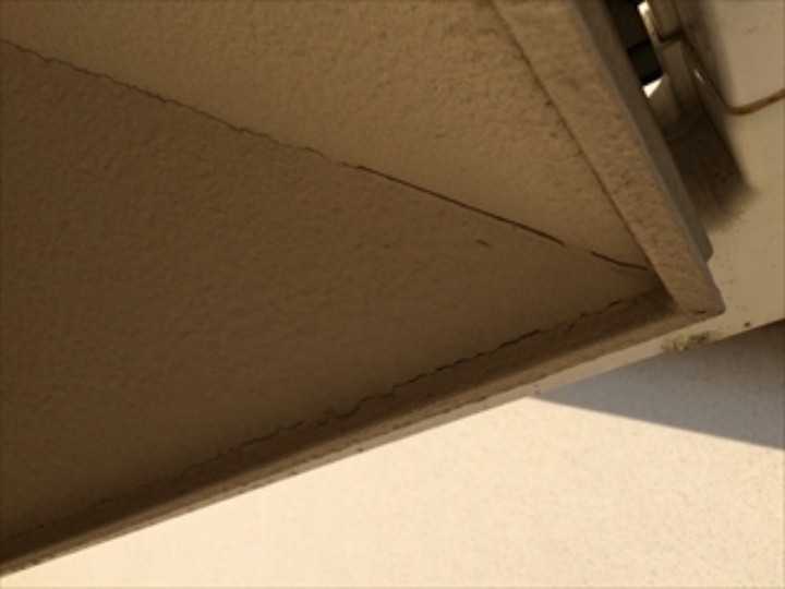 軒天にラインが露見