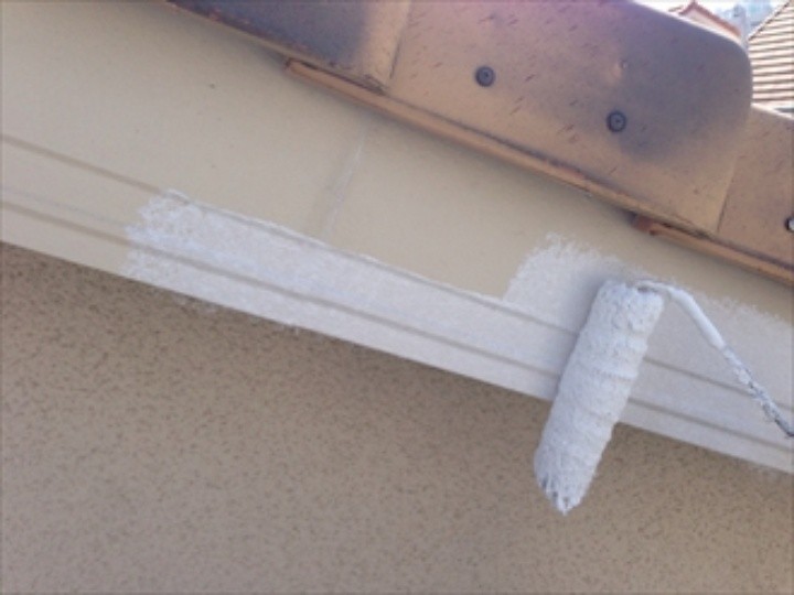 付帯部塗装工事（下塗り）