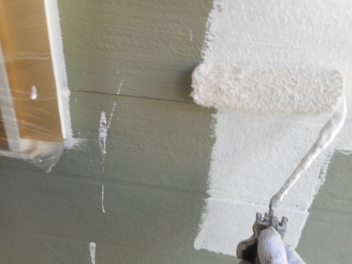 外壁塗装工事（下塗り）