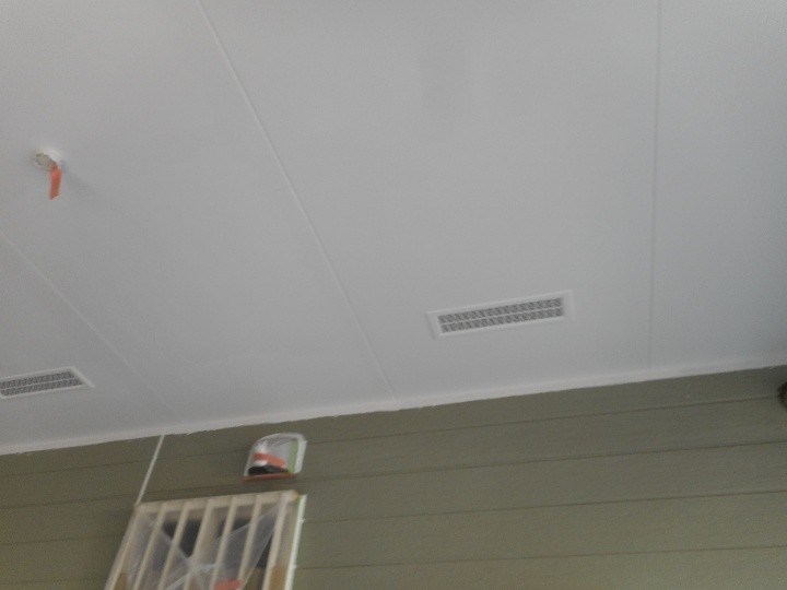 付帯部塗装工事（下塗り）