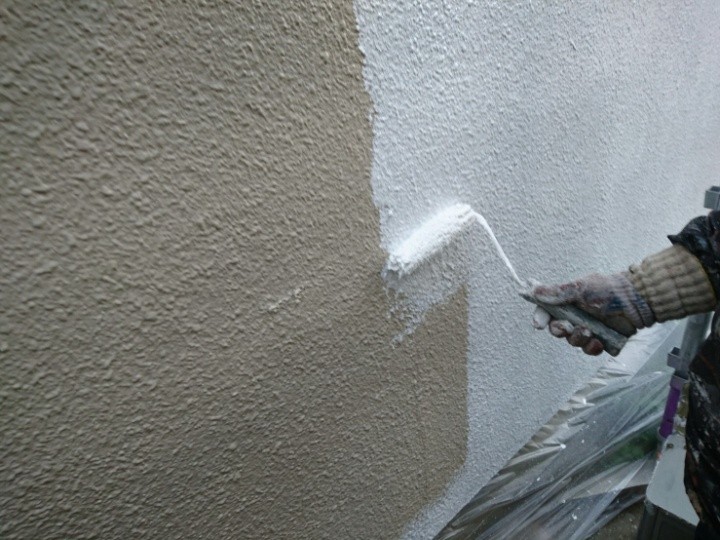 外壁の下塗り