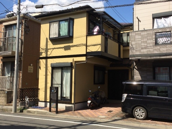 外壁塗装工事が完工した住宅