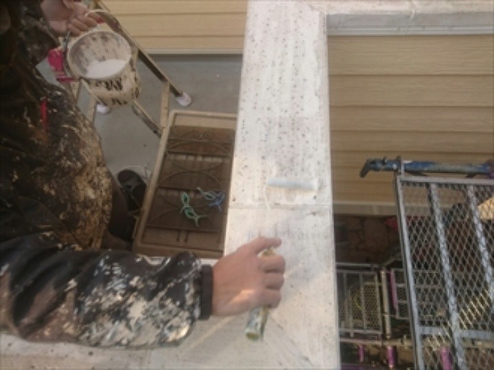 バルコニー（笠木部分）の塗装作業