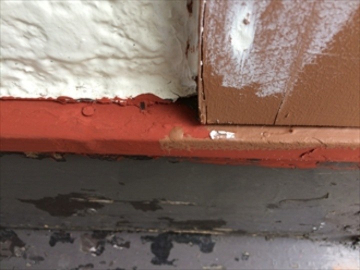 水切りに錆止め塗料を塗布