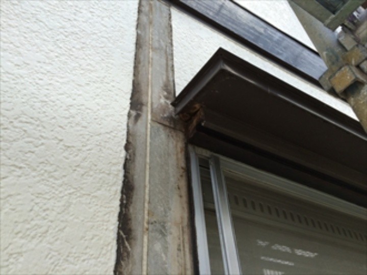 既存の化粧板を撤去