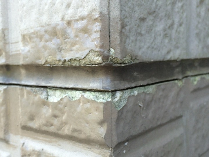 ジョイントの両脇に劣化が発生