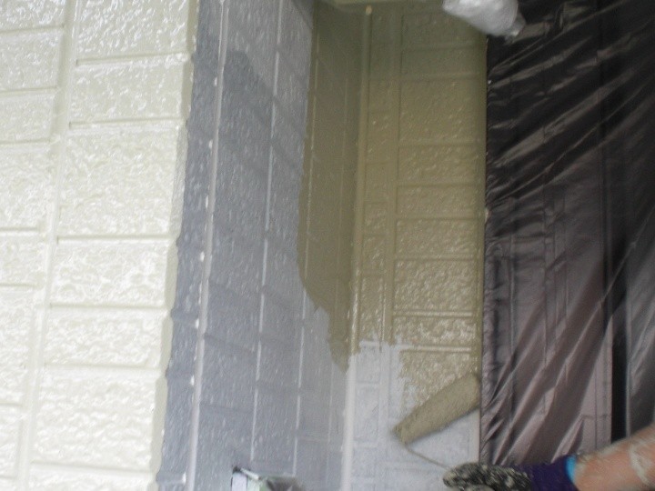 ファインシリコンフレッシュで中塗り