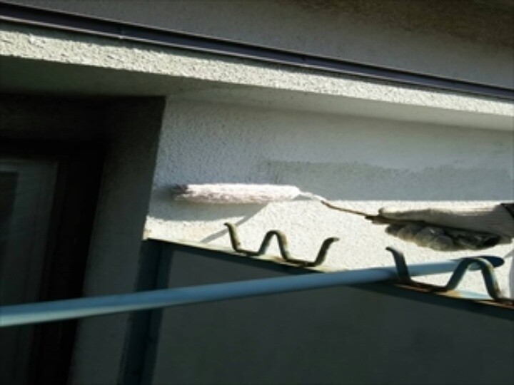 外壁塗装工事（中塗り）