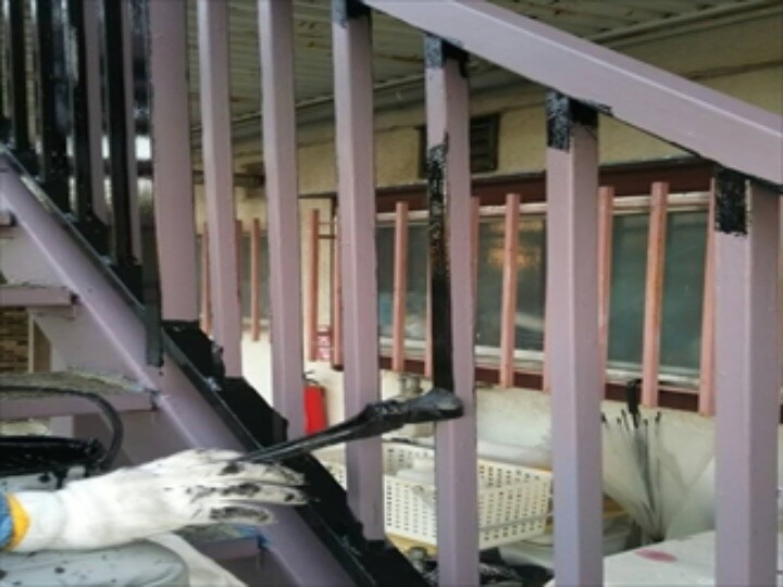 鉄骨塗装工事（下塗り）