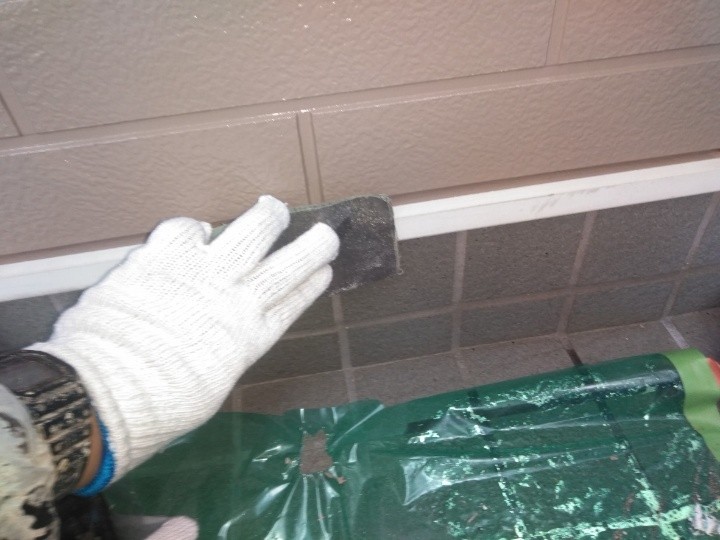 鉄部へのケレン作業