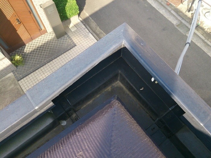 損傷した雨樋の状態を点検調査