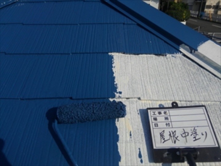 サーモアイSiを使用した屋根塗装工事（中塗り）