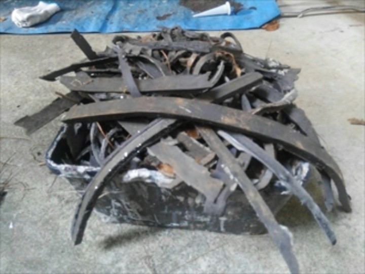 撤去したシーリング材