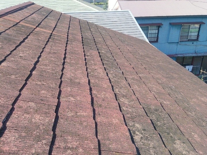 屋根の勾配は4寸5分（約24.2度）