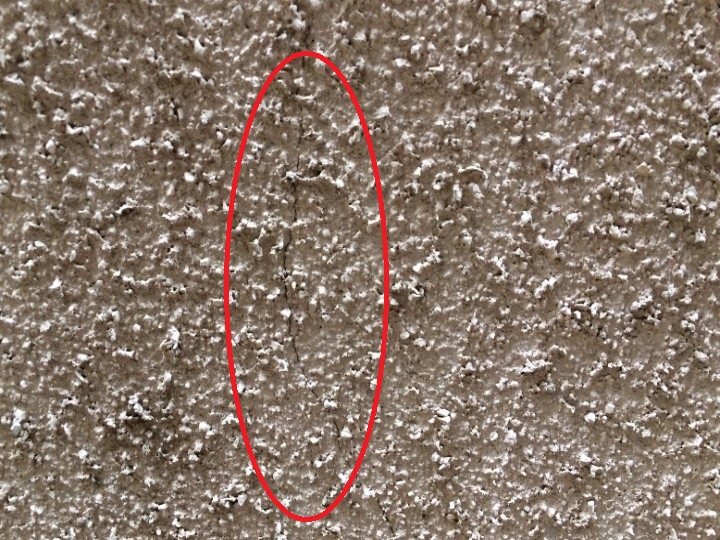 モルタル外壁のひび割れ