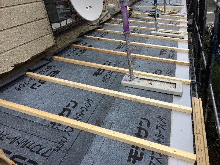 心木を均等な間隔で取り付け