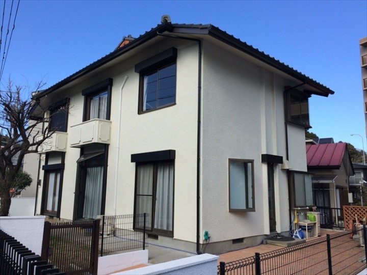 外壁の下地補修後に塗装工事後のお住まい