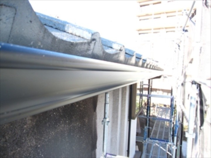 新規の雨樋を設置