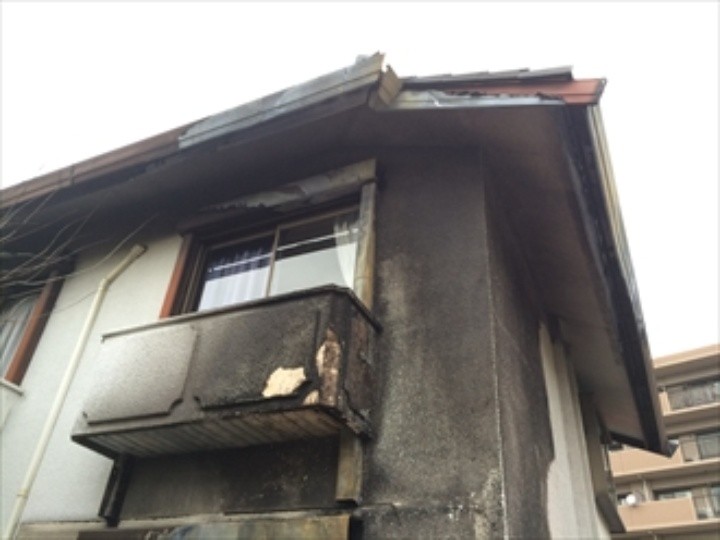 火災（貰い火）で焼け爛れたフラワーBOX