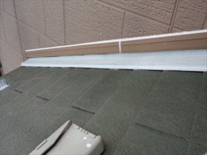 雨押え部材の間に隙間を確認