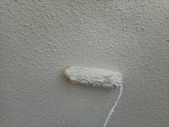 IPヨウヘキコートで擁壁塗装（上塗り）