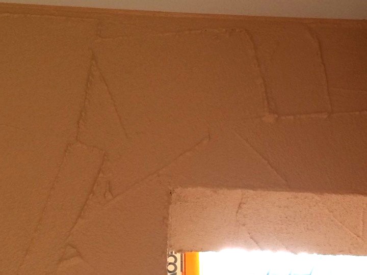 外壁の亀裂補修後の状態