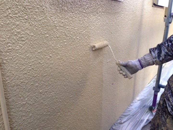 外壁の上塗り
