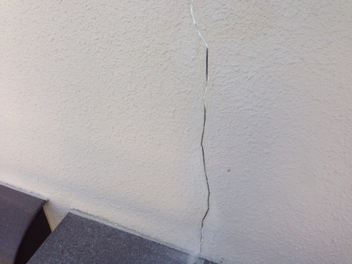 モルタル外壁のクラック