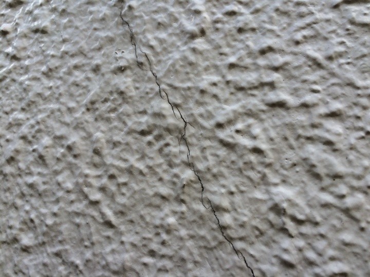 外壁の亀裂