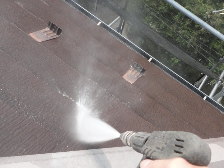 屋根の高圧洗浄
