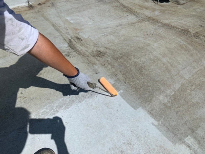 下地処理とプライマー塗布