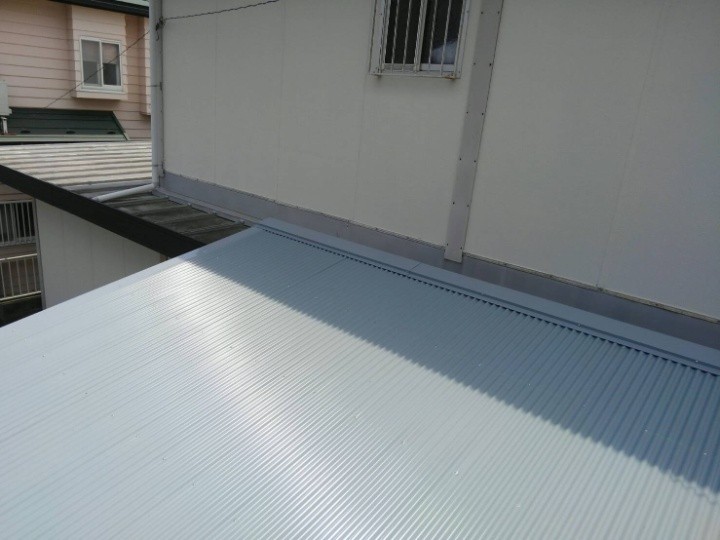 ガルバリウム波板の取り付け