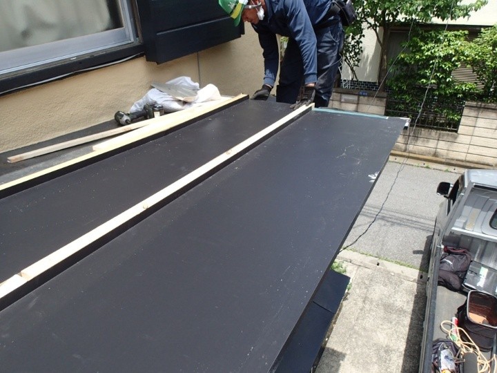 新規瓦棒屋根の施工