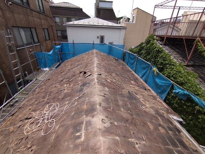 既存屋根材の撤去