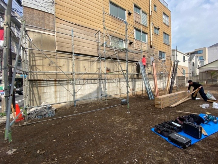 足場架設と材料準備