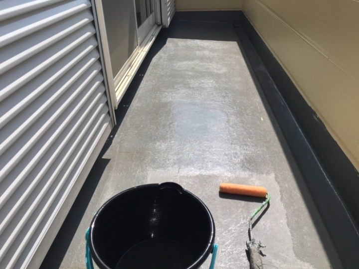 下地清掃とアセトン拭き