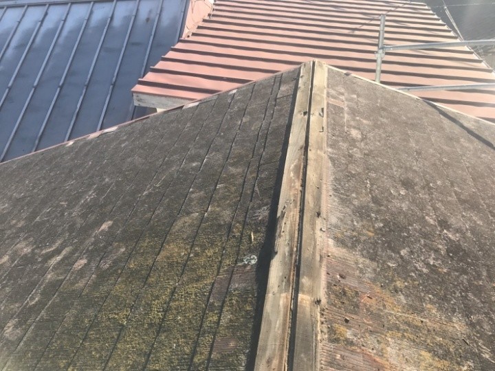 棟板金と下地の撤去作業