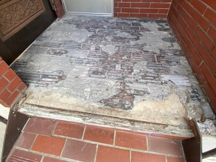 タイル撤去と下地の処理