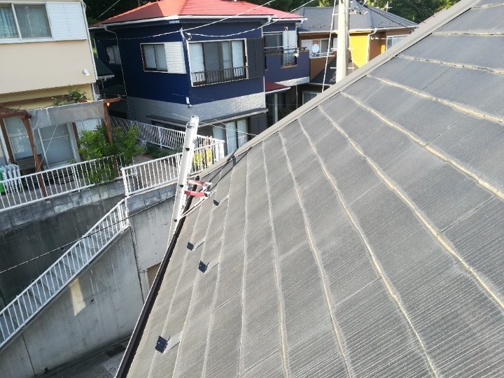 急勾配屋根の表面劣化