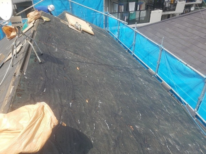 既存屋根材の撤去