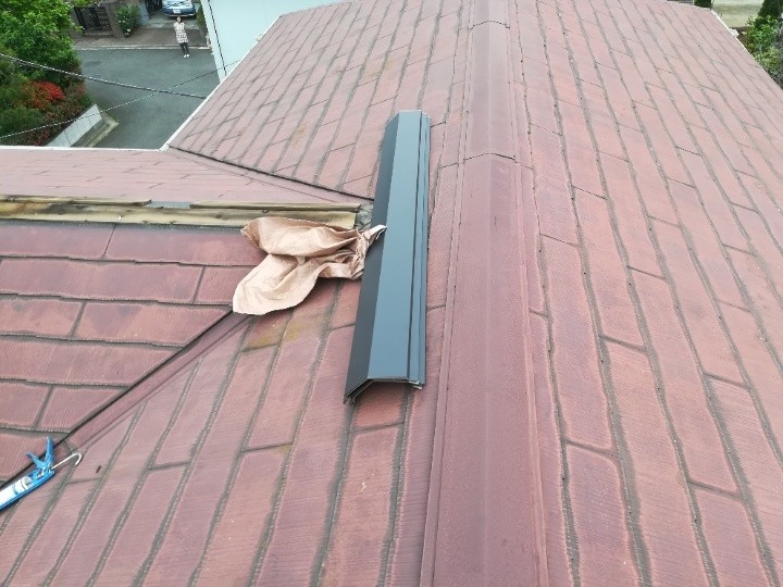 新しい棟板金の準備