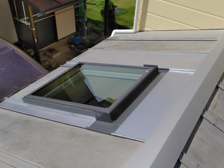 新しい天窓の設置と最終仕上げ