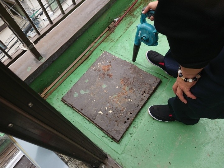 避難ハッチ周りの清掃