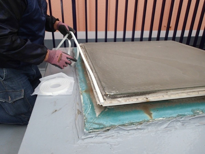 気密テープの設置