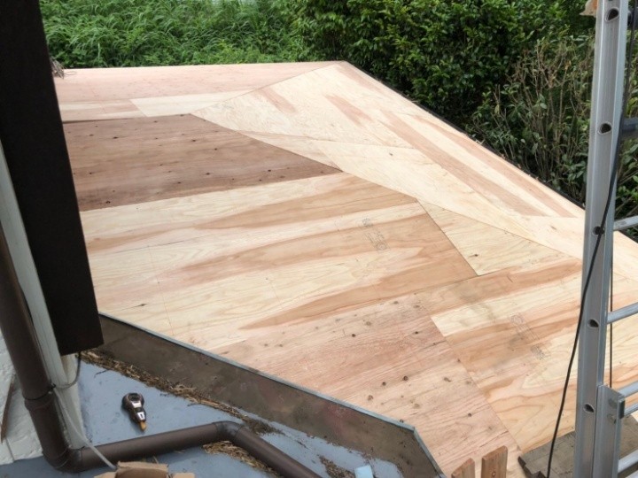 野地板の重ね張り