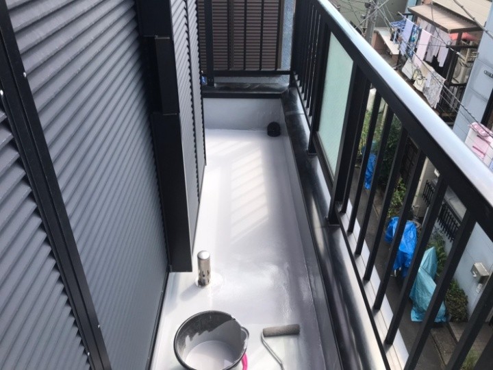 仕上げトップコートの塗布