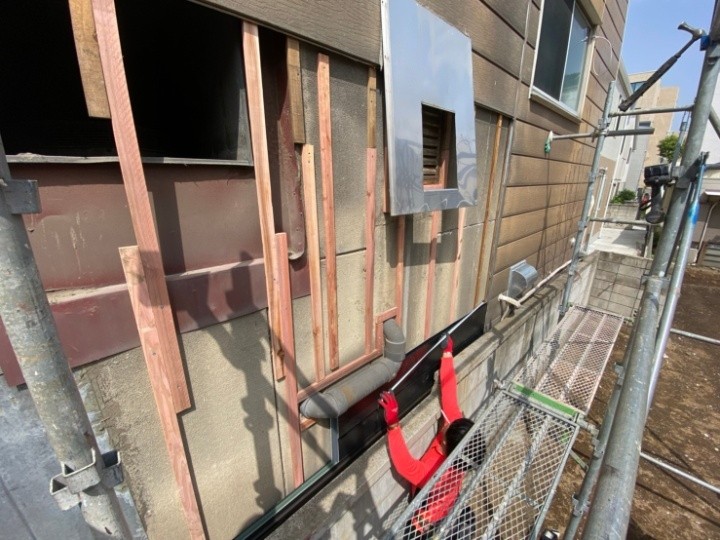 既存サイディング撤去と下地の補強