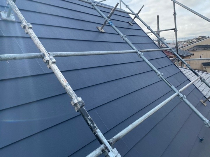 スーパーガルテクト本体の葺き上げ