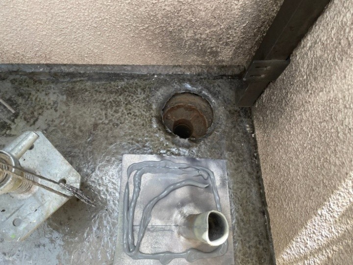 専用プライマーの塗布